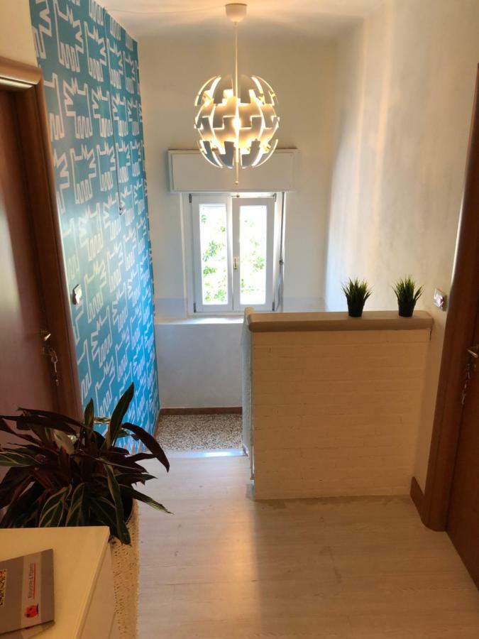 Irides Rooms A Un Passo Dai Parchi Divertimento Lazise Eksteriør bilde
