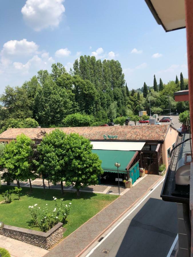 Irides Rooms A Un Passo Dai Parchi Divertimento Lazise Eksteriør bilde